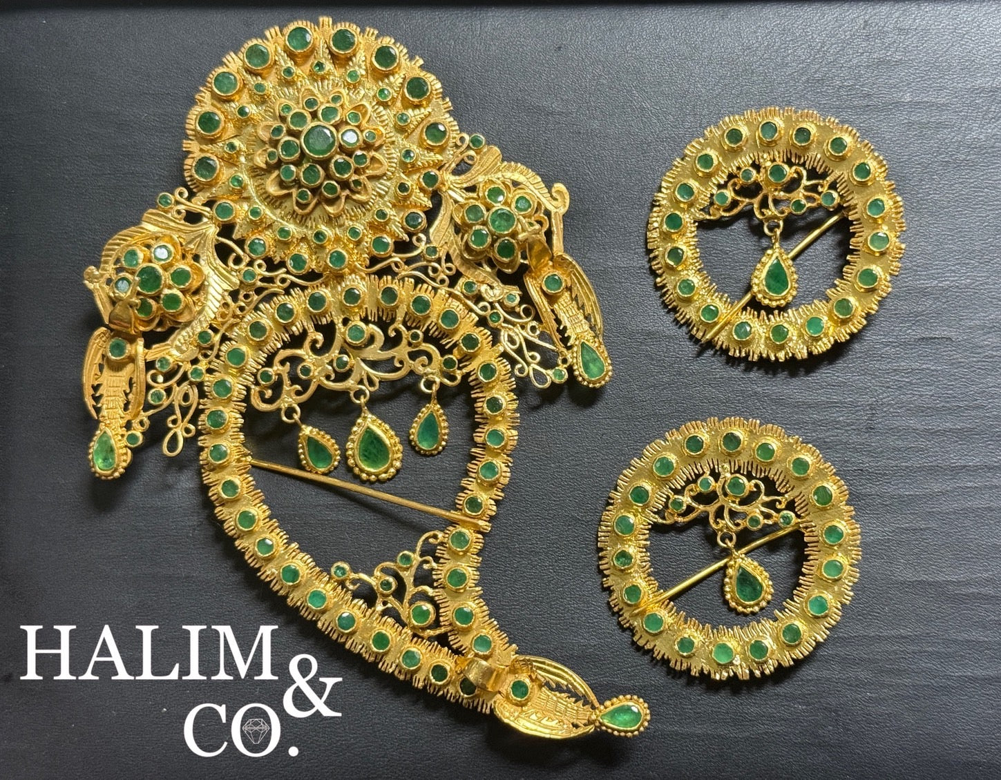 Antique Emerald Kerosang Thoe Brooches Set. Kebaya Jewelry / Peranakan Nyonya Jewelry