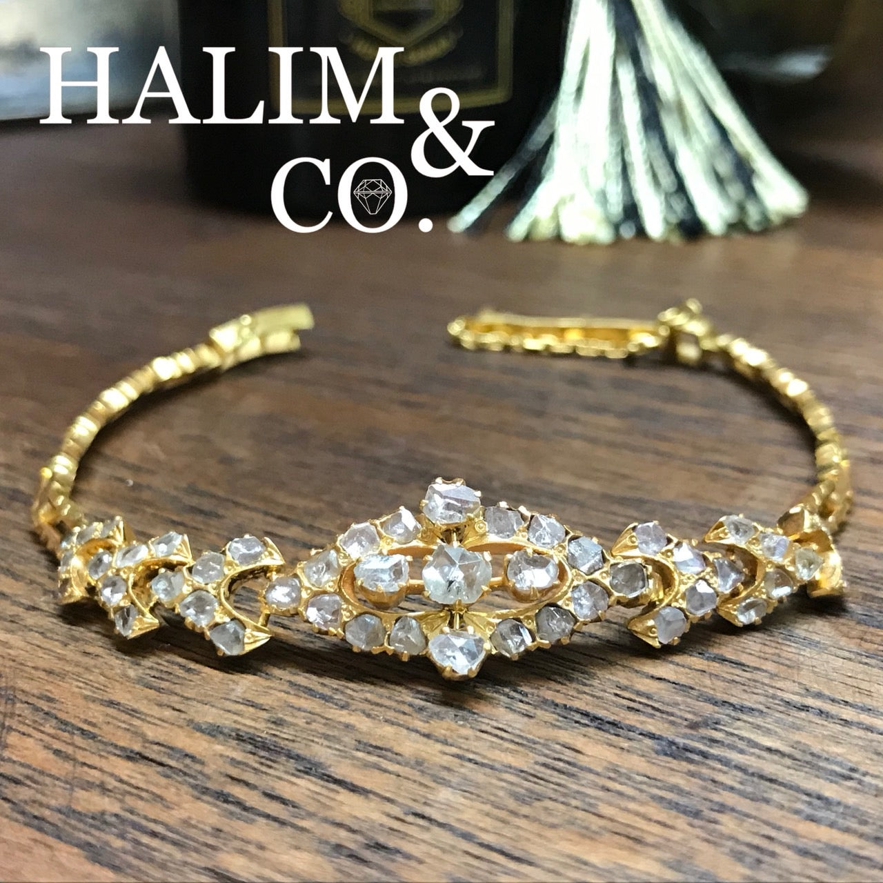 A gorgeous Gold Bracelet With polki diamonds. 2 step lock Kebaya Jewelry / Peranakan Nyonya Jewelry
