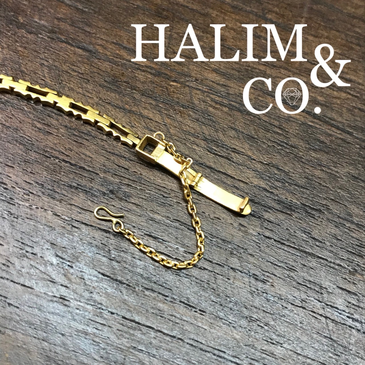 A gorgeous Gold Bracelet With polki diamonds. 2 step lock Kebaya Jewelry / Peranakan Nyonya Jewelry