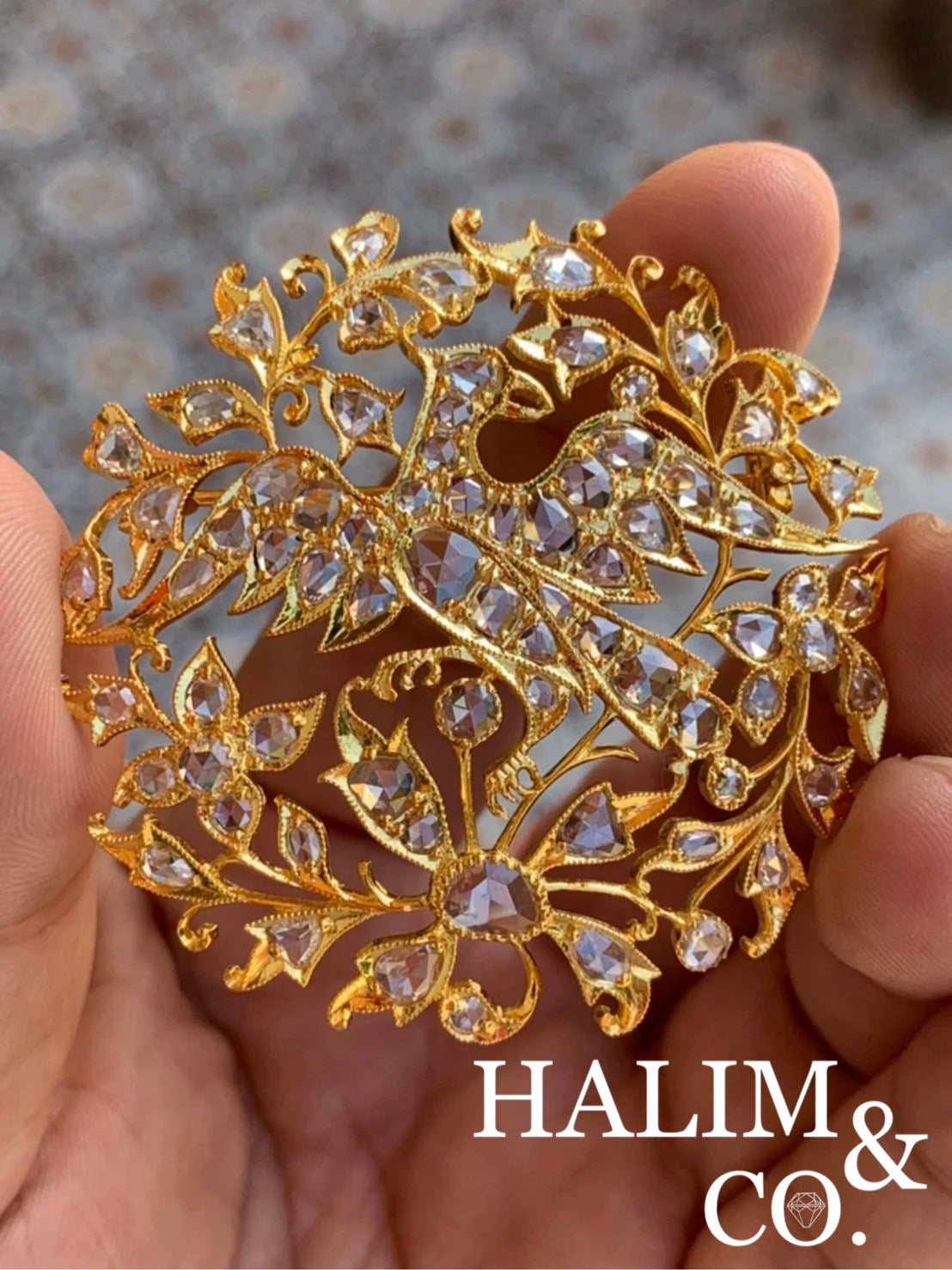 Handmade Gold 18k bird brooch with rose cut diamond. Kebaya Jewelry / Peranakan Nyonya Jewelry
