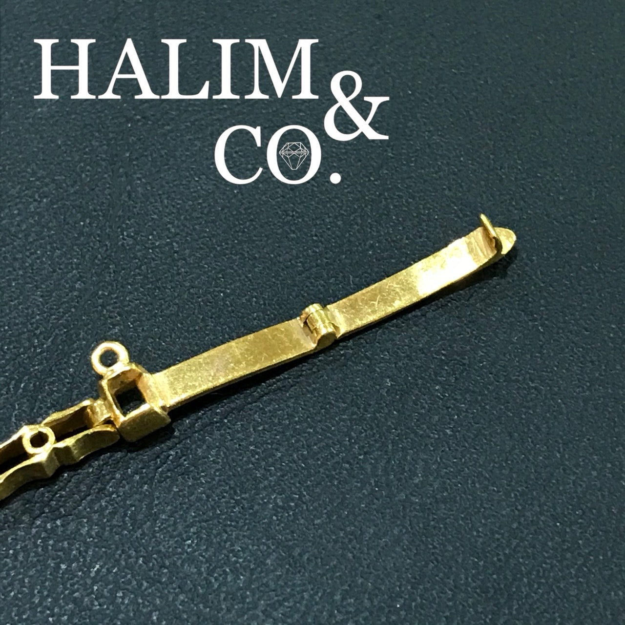 A gorgeous Gold Bracelet With polki diamonds. Kebaya Jewelry / Peranakan Nyonya Jewelry