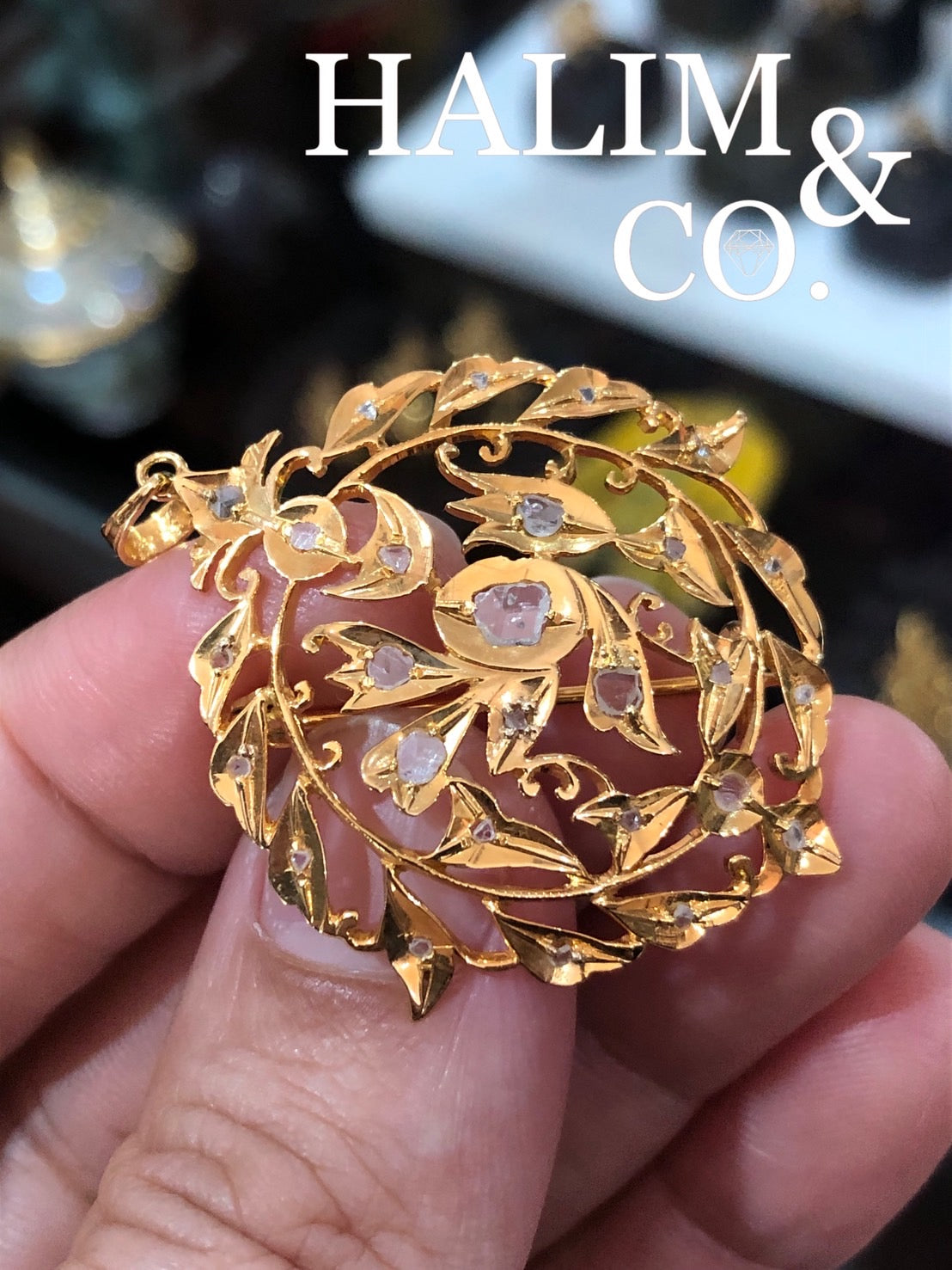 Antique gold brooch with polki diamonds. Kebaya Jewelry / Peranakan Nyonya Jewelry