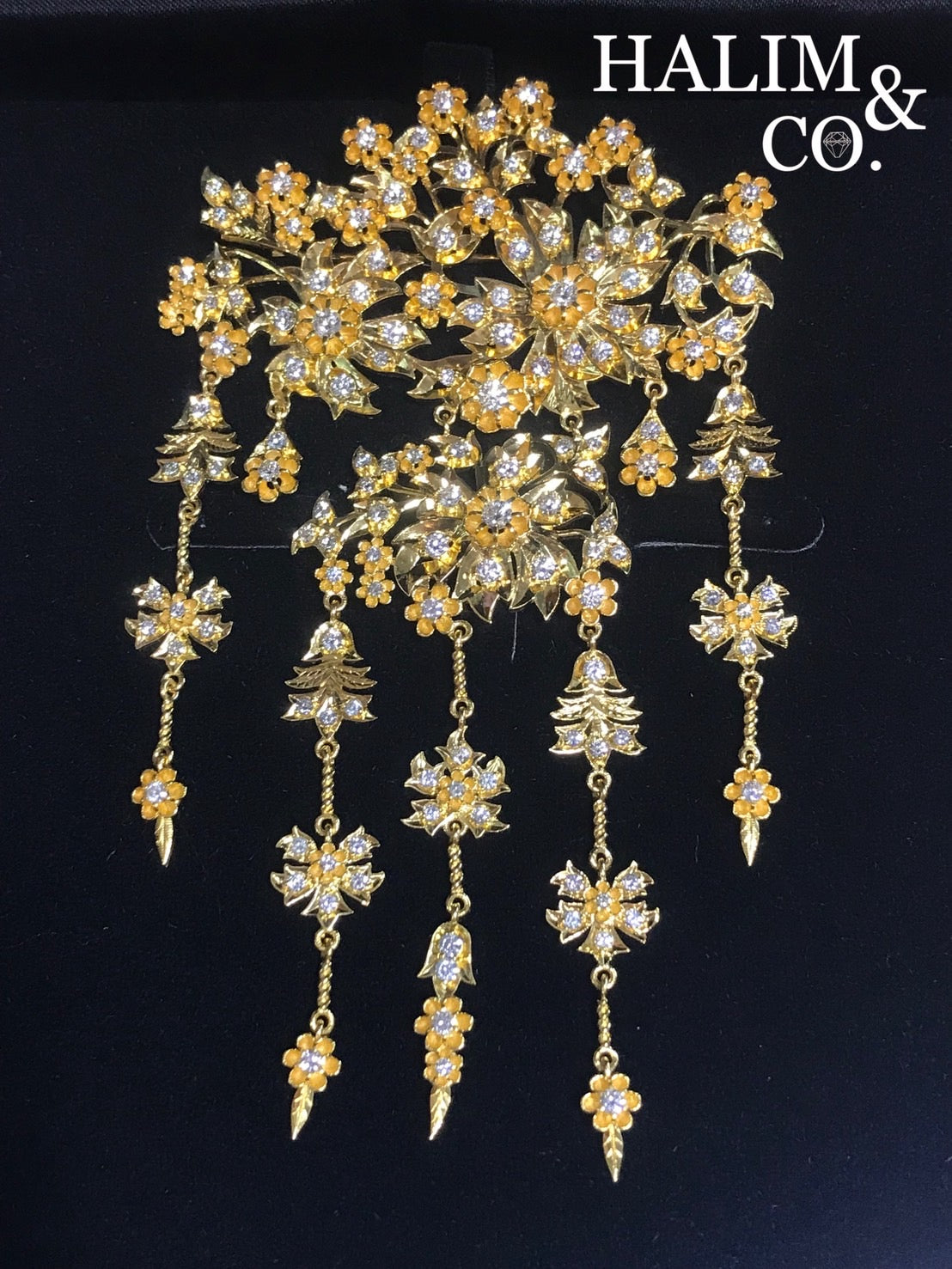 Flower Brooch 22k Gold with Brilliant Cut Diamond. *MADE TO ORDER*