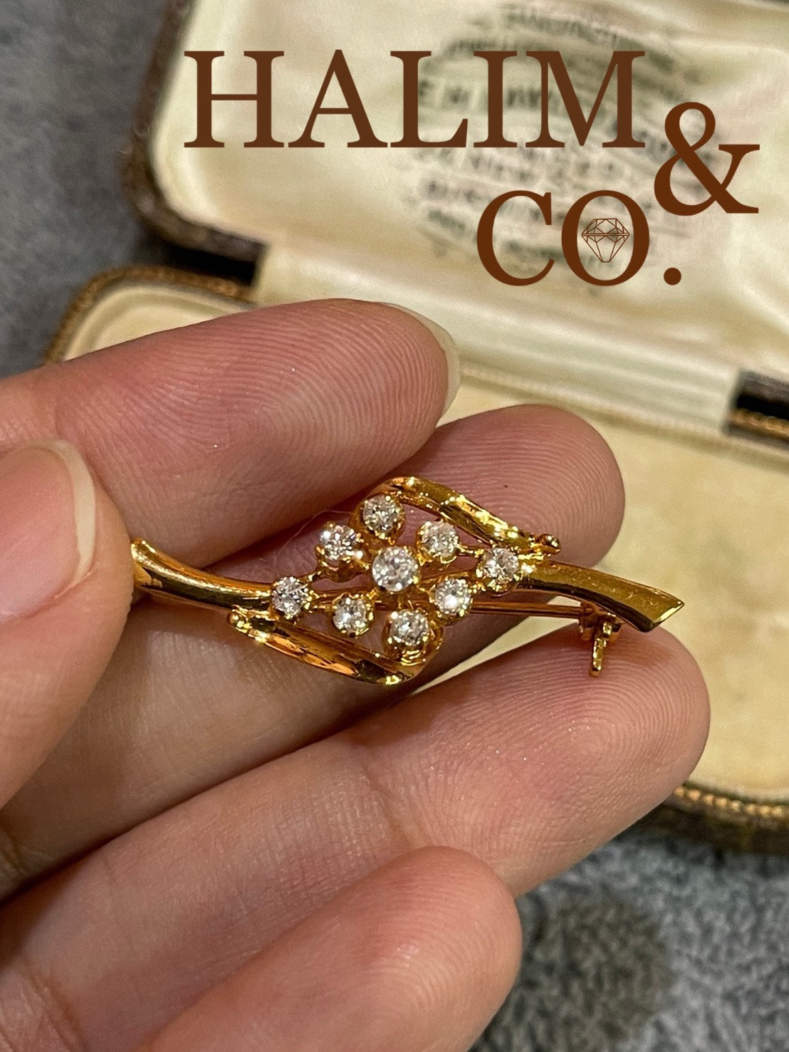 A gorgeous antique gold brooch set with brilliant cut diamonds. Kebaya Jewelry / Peranakan Nyonya Jewelry