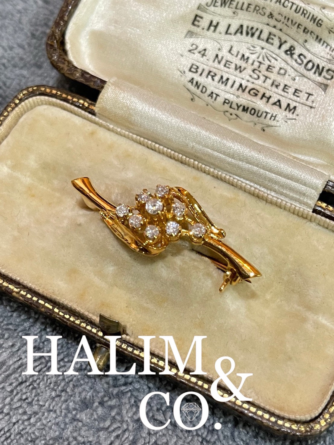 A gorgeous antique gold brooch set with brilliant cut diamonds. Kebaya Jewelry / Peranakan Nyonya Jewelry