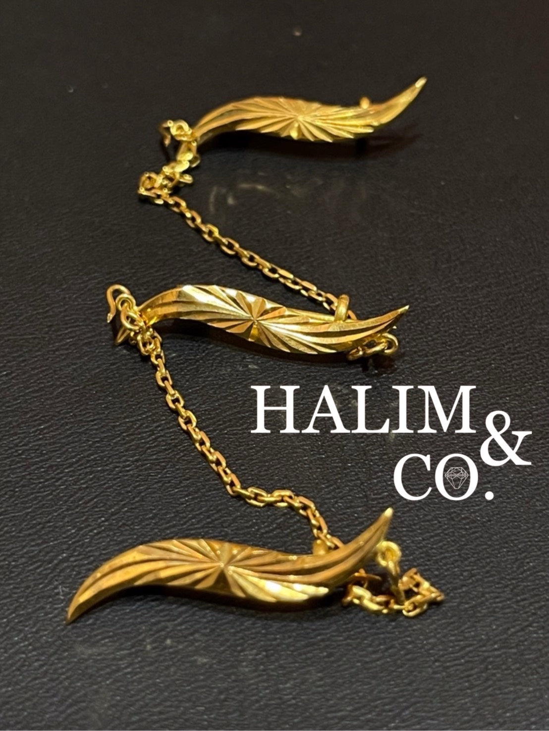 A gorgeous set of three antique gold brooches set with patterned chains. Kebaya Jewelry / Peranakan Nyonya Jewelry