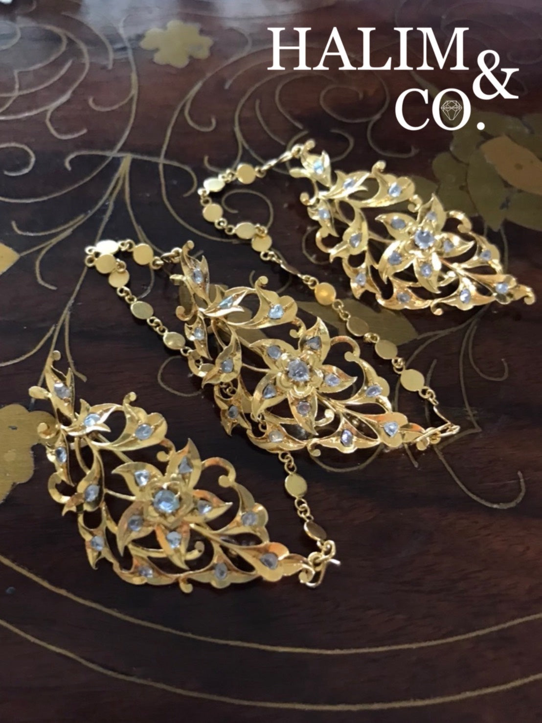 A gorgeous set of three antique gold brooches set with polki diamonds with patterned chains. Kebaya Jewelry / Peranakan Nyonya Jewelry